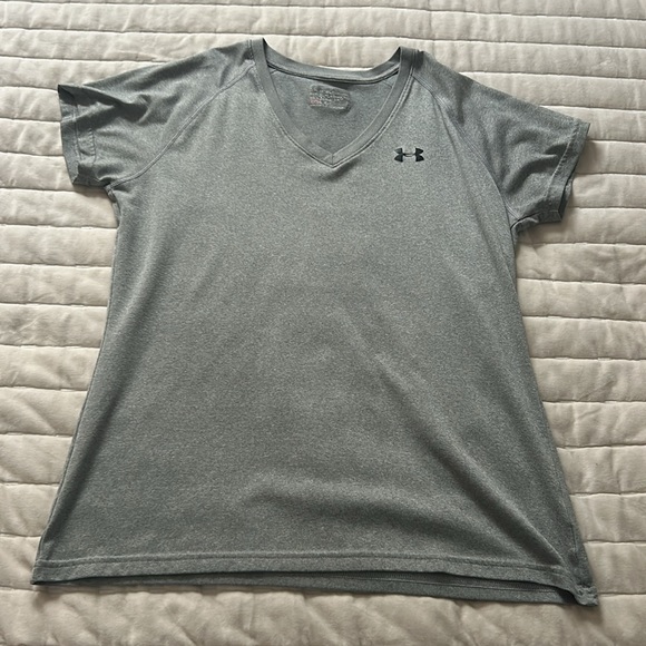Under Armor tshirt - Picture 2 of 4